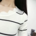 2018 mùa thu ngắn của phụ nữ cao cổ áo len Hàn Quốc ren vòng cổ áo hoang dã sọc cắt tay áo áo len nữ form rộng Vòng cổ áo len