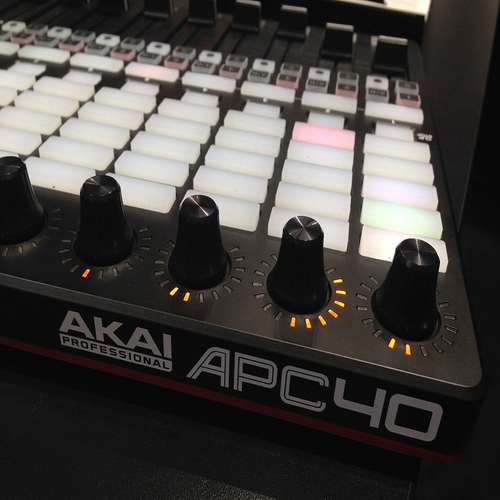 Подлинный лицензированный APC40MK2 Yajia оригинальный VJ Консоль