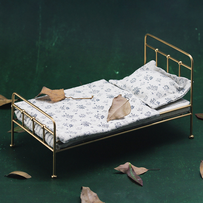 taobao agent Aizulhomey Nordic retro golden bed 6 points Blythe bjd doll furniture children's toys