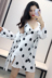 Bộ đồ ngủ mùa hè sling polka dot váy ngủ với miếng đệm ngực tập hợp hai bộ áo choàng bằng lụa mỏng dành cho người lớn - Đêm đầm váy ấm áp cho mùa đông Đêm đầm