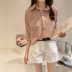 Mùa hè 2018 phiên bản Hàn Quốc mới của áo sơ mi sọc mỏng lỏng nữ tay áo bảy điểm áo sơ mi giản dị chạm đáy áo thủy triều sơ mi nữ Áo sơ mi