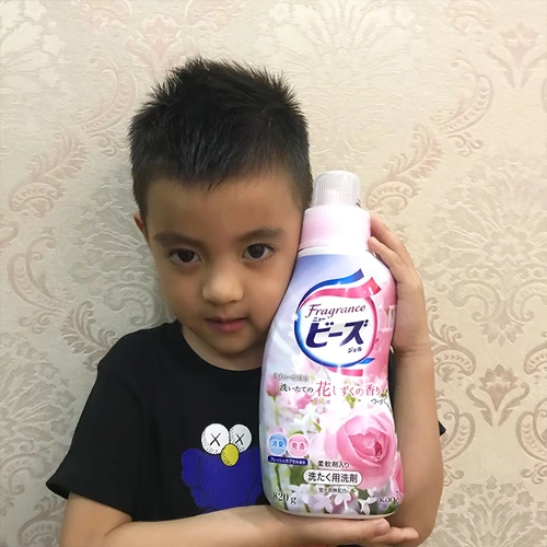 Японский стиральный порошок с розой в составе, флуоресцентный кондиционер, плоды шиповника, 820G