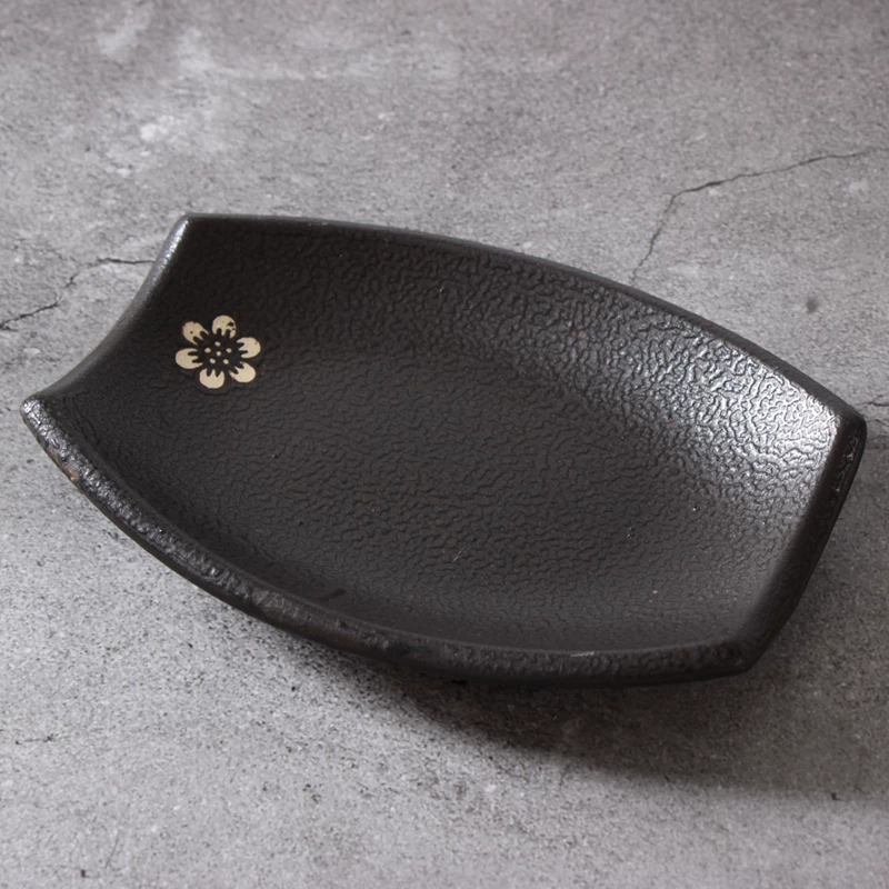 Dinner plate, antique black tableware, ceramic dustpan