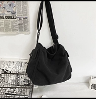 Черный карман на пуговицах