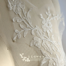 Кружевная кайма 台岛diy手工贴花象牙白银线蕾丝花边882婚纱礼服创意搭配材料