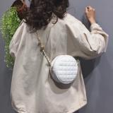 Оригинальная сумка через плечо, универсальная маленькая изысканная цепь, коллекция 2023, в корейском стиле, на цепочке