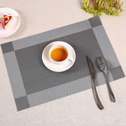 Phong cách châu Âu màu bàn ăn nhà placemat chính tả sọc PVC không trượt chống bỏng cách nhiệt mat mat bảng nhà hàng tối giản - Khăn trải bàn