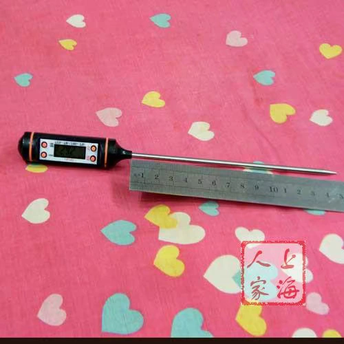 3 Короны хранят, продуманные теневые из нержавеющей стали.