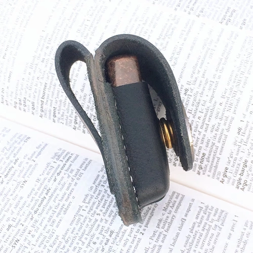 Зажигалка на керосине, кожаный черный чехол, из натуральной кожи