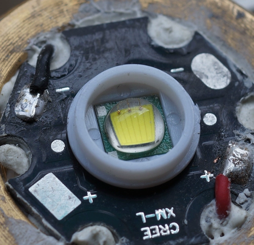 Светодиодная изолированная пленка CREE XM-L T6 U2 Высокотемпературное расположение таблетки 9,7 мм внешний диаметр (число Z9)