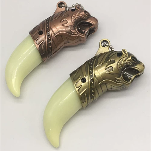 Ретро маленький брелок, креативная ветрозащитная зажигалка подходит для мужчин и женщин, подарок на день рождения, делается под заказ