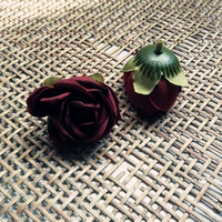 Темно-красный