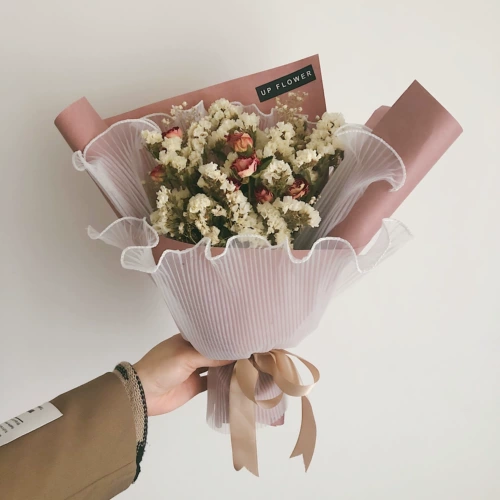 Оригинальный дизайн оригинальный дизайн сухой цветок розовый белый марлепо -поли -головная роза забытая подарочная коробка день рождения