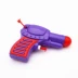 Những người đàn ông đang chạy với siêu súng nước siêu nhỏ để bơi mùa hè bơi lội phù hợp với đồ chơi trẻ em súng nước nhỏ đồ chơi cho em bé Súng đồ chơi trẻ em