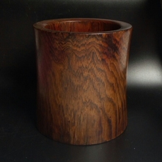 Подставка для канцелярии 老料黄花梨木虎皮纹山水纹束腰形大笔筒 有底孔 文理清晰