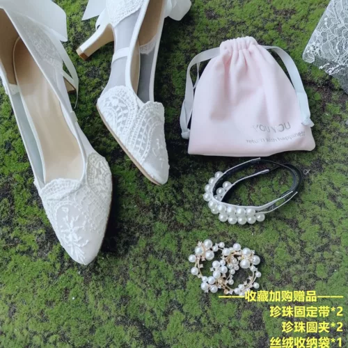 Кружевные свадебные туфли, белый ремень с заостренным носом на высоком каблуке, французский стиль