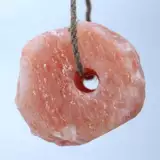 Пакистан облизывает соль и облизывает кирпичи, невозможную соль натуральную минеральную соль, каменные лошади, крупный рогатый скот и овцы для питания для корма