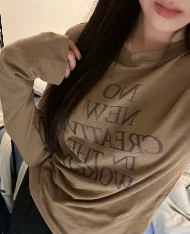 Spot -inspection version Jennie Kim Zhini Current retro long -sleeved slim inside and round collar American top