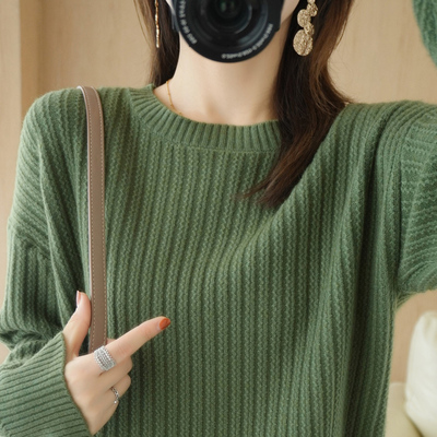 taobao agent Demi-season velvet knitted short sexy sweater, round collar, can be worn over clothes