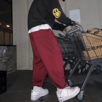 Темно-бордовый