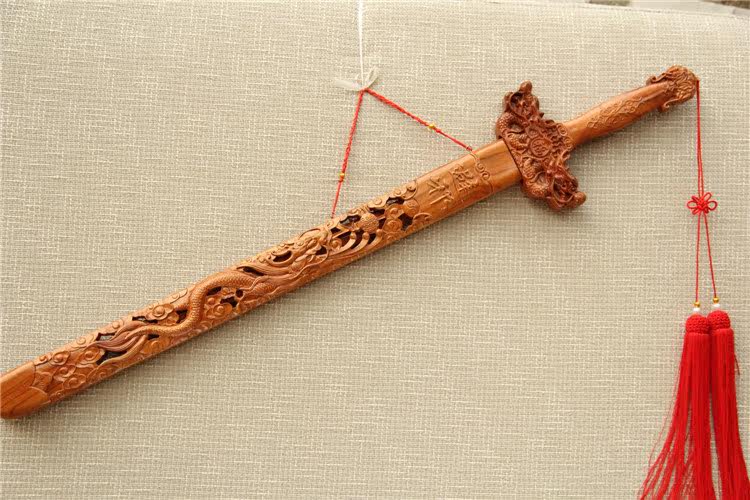 肥城开光木雕桃木一米单龙镂空桃木剑一米镇宅辟邪宝剑家居挂剑