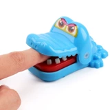 Пасть крокодила, рыбки, акула, детская игрушка, кусает палец, семейный стиль