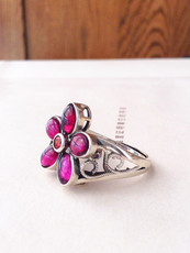 Украшения на руку 特惠！天然紫牙乌石榴石戒指 雏菊花石榴石戒指