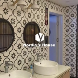 Американский стиль черно -белый кирпич ванной комнаты плитка черно -белая кирпичная настенная плитка 300 цветочных кусочков кирпич
