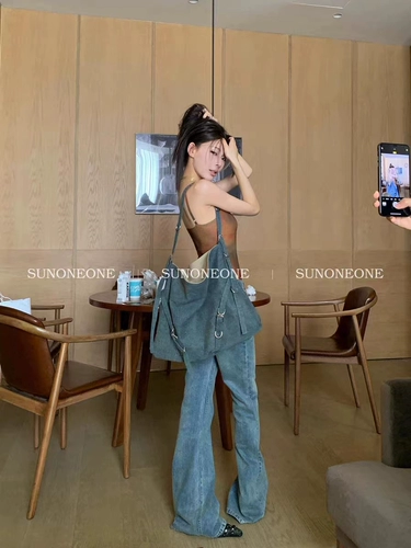 Вместительная и большая джинсовая летняя ретро небольшая дизайнерская сумка для путешествий на одно плечо, коллекция 2023