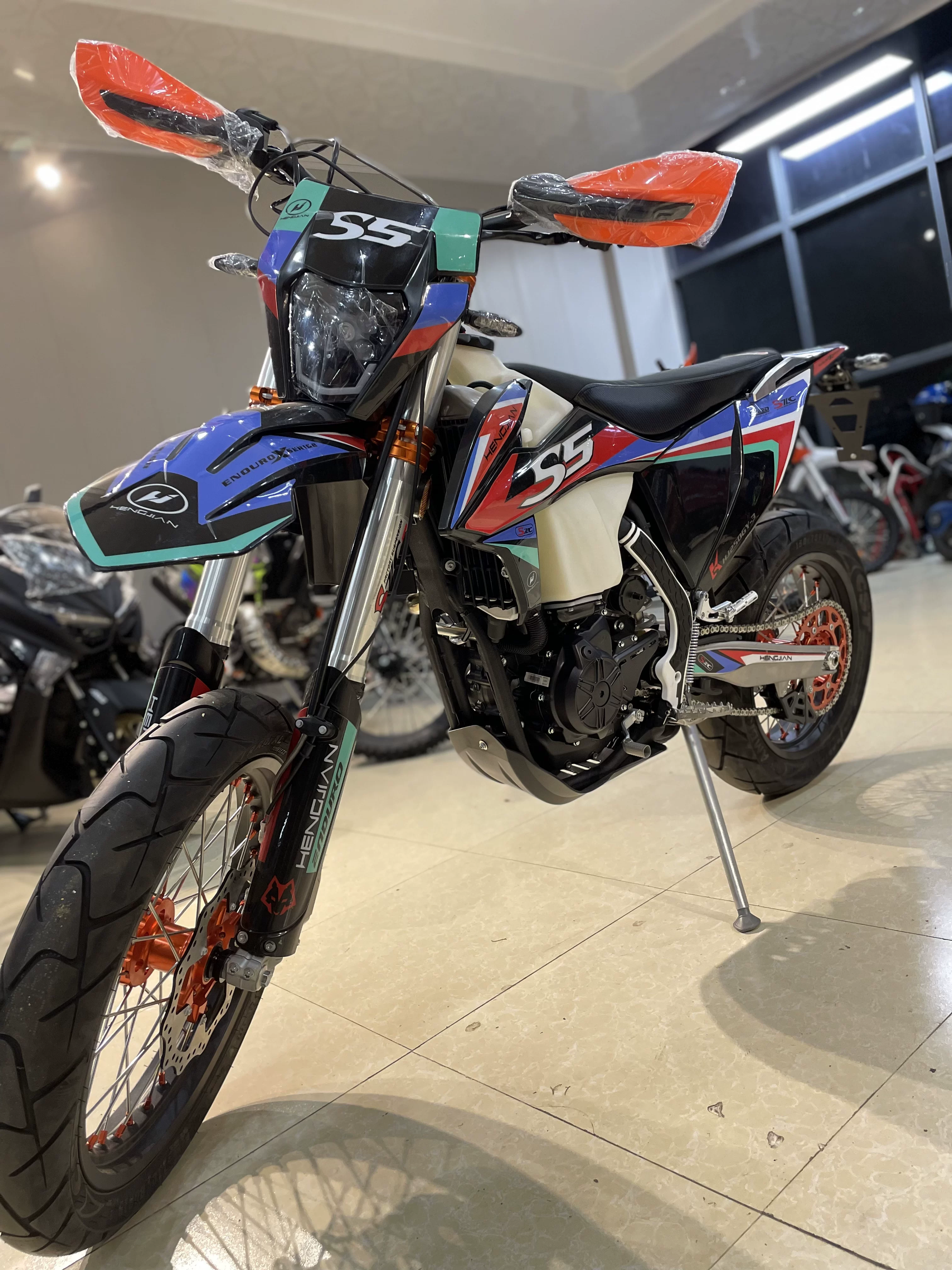 Hengshu Z300, S5 скользящая шина, внедорожная шина, 23 две жилы 250, ветер - холод CB250 принимает брони