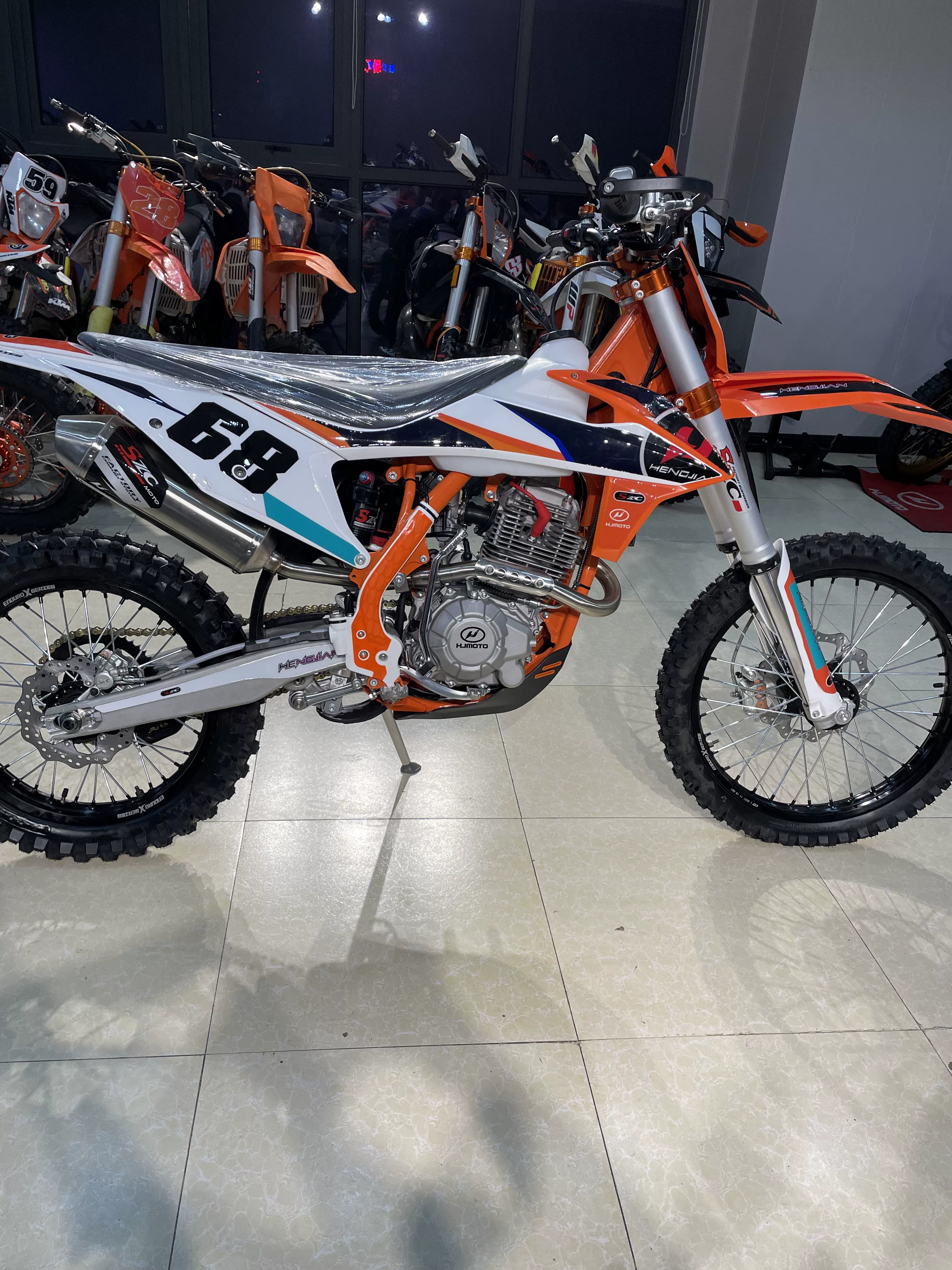 Hengshu Z300, S5 скользящая шина, внедорожная шина, 23 две жилы 250, ветер - холод CB250 принимает брони