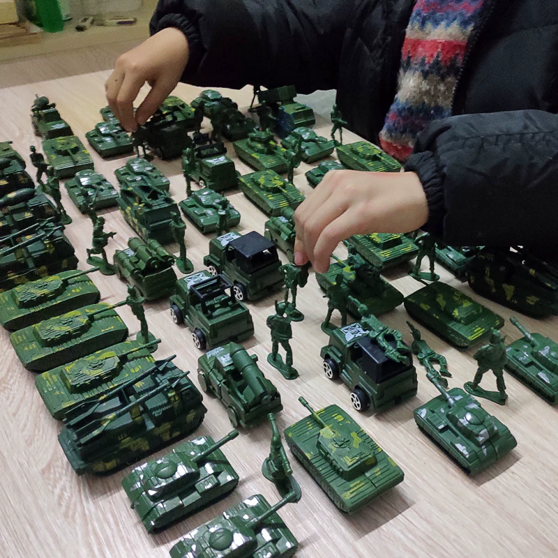 Tank and Combat Vehicle Model Set, minifigures with storage box, assorted 20 cm kit