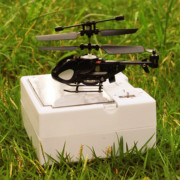 Mini folding lưu trữ pocket siêu nhỏ điều khiển từ xa máy bay NANO rơi máy bay trực thăng máy bay trực thăng trẻ em của đồ chơi lễ