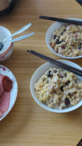 Липкая каша графо теперь клейкая кукуруза, клейкий остаток кукурузы на северо -восток jilin 5 фунтов рисовой щетины, кара с рисовой бутовой, рис каши