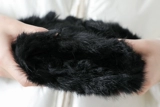 Удерживающий тепло черный комфортный шарф, коллекция 2021, тренд сезона
