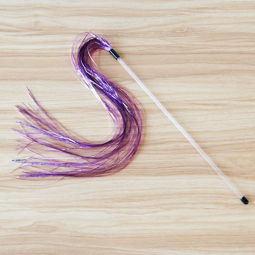 Кошка и игрушка несколько длинных стержней сказочная заглушка, толстая ягода, перо, котенок кухня, самоотверженное артефакт, кусая игрушка для кошек