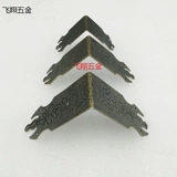 Лента, антикварная мебель, большая коробка, подарок на день рождения