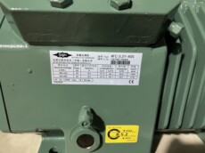 Холодильное оборудование 4fes-3y-40 s4fc-3.2-40s 4fc-5.2比泽尔四缸3匹5匹半封闭压缩机