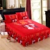 Mùa xuân và mùa hè dày chải bông giường bedspread váy một gia đình bốn bông chăn chăn giường cưới đỏ - Váy Petti