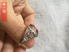 Аксессуары на руку 高档古玩古董清代红蓝混色稀有宝石老宝石镶银足银老宝石戒指一枚