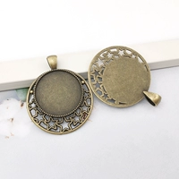 5 древних зеленых наклеек 25 мм-8917