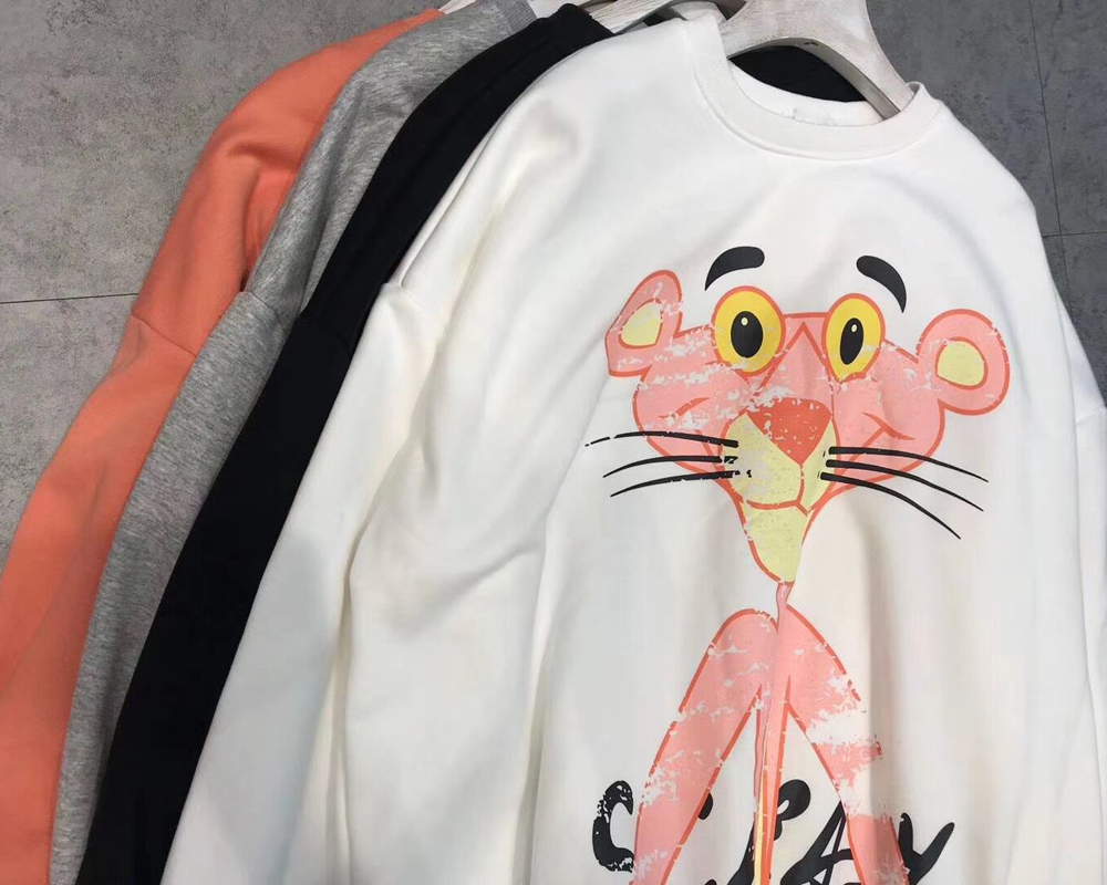 Black2020 Autumn and winter new pattern Pink Leopard lovely Cartoon printing Plush thickening Age reduction easy Show thin student Sweater female