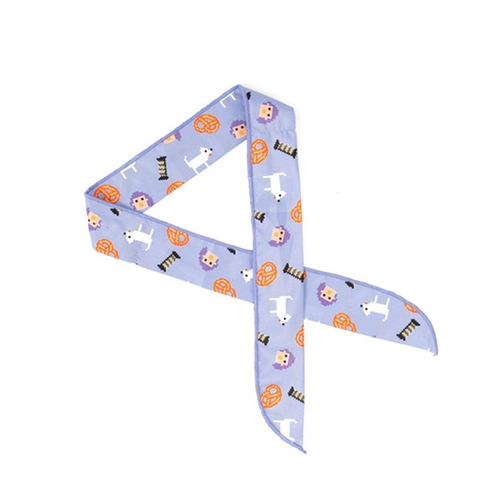 Хепберн Магазин Бесконечный летний охлаждение домашних животных с ледяным шарфом на открытом воздухе.