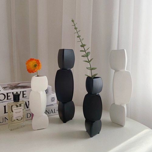 Простая и современная керамическая нерегулярная ваза