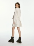 Ранние утренние девушки суетились на 24ss