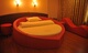 Nhà máy trực tiếp hình trái tim giường vui vẻ giường giường nước giường đỏ giường điện vui vẻ giường điện theme nội thất khách sạn Đồ nội thất vui vẻ