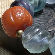 Украшения на руку 【雨荷】精品国外回流老萤石老南红瓜珠手串 莹透灵秀 14mm