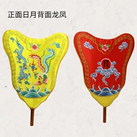 Передняя часть солнца и луна на спине солнца и луны