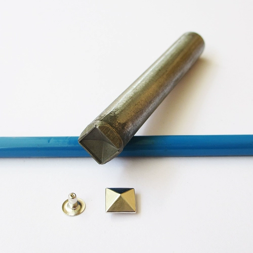 Набор инструментов для столкновений серебряного квадрата, другие цвета гвоздей, могут оставить сообщение, чтобы отметить, что пирамида прикована