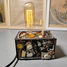 Камеры 怀旧古董老物海鸥4b机械胶片双反120相机钨丝机械朋克台灯装饰灯